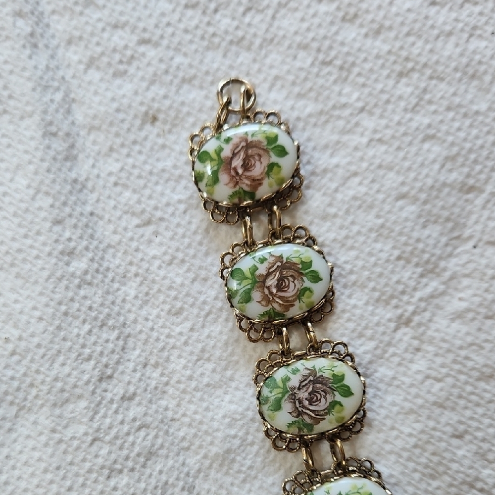 VNT Porcelain Rose Cameo Bracelet - Picture 6 of 11